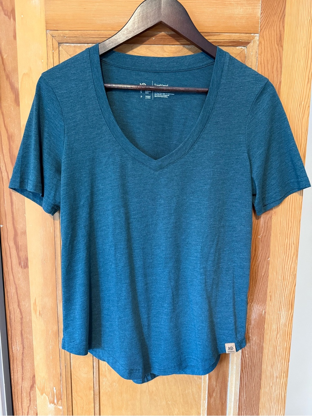 tentree Women's Teal V-Neck Short Sleeve Tee Small